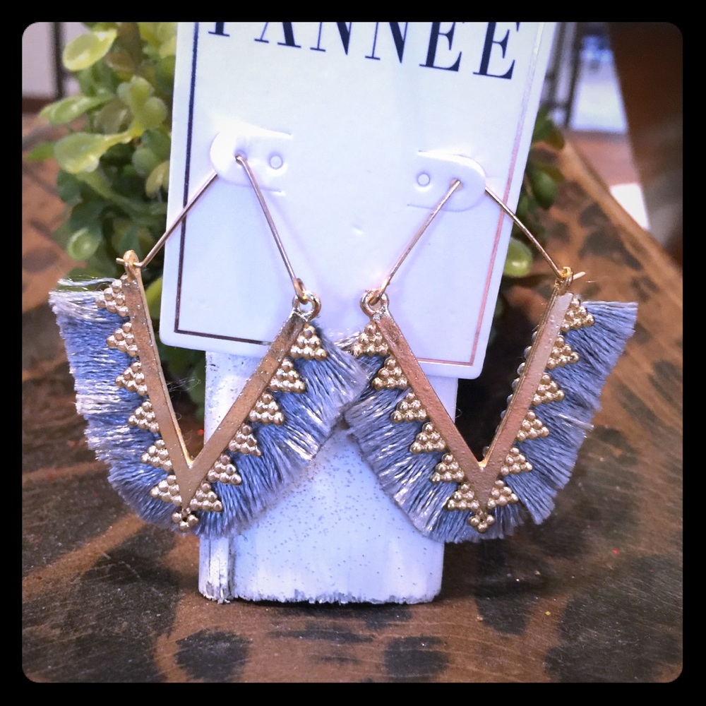 Grey tassel loop style